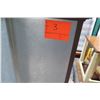 Image 3 : Swiveling Magnetic Display Column