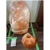 Image 2 : Large Himalayan Salt Crystal Lamp Cat A