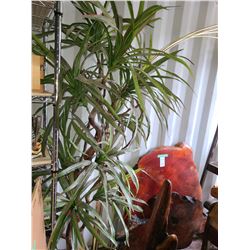 Large floor lamp & Artifcal Tree B