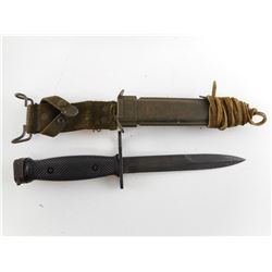 US M16 BAYONET AND SCABBARD