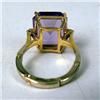 Image 4 : A YELLOW GOLD AND PALE AMETHYST EMERALD