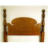 Image 3 : A FEDERAL STYLE TURNED MAPLE BEDSTEAD