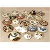 Image 1 : A LARGE ASSORTMENT OF POLYCHROME DECORA