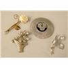 Image 3 : A GROUP OF COSTUME JEWELRY PINS