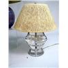 Image 2 : A PAIR OF LUCITE TABLE LAMPS