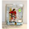 Image 1 : BOBBY ORR CHICAGO BLACKHAWKS HOCKEY FIGURINE