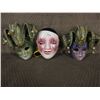 Image 1 : 3 - Painted Face Masks, 1 Ceramic, 2 Plastic - Wall Décor
