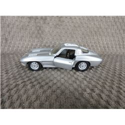 1963 Corvette Maisto 1/38