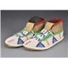 Image 2 : PAIR BEADED SIOUX MOCCASINS.