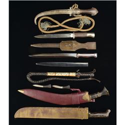 LOT OF 6 EDGED WEAPONS.