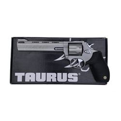 TAURUS TRACKER REVOLVER.