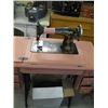 Image 2 : SINGER TREADLE SEWING MACHINE