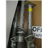Image 2 : 3 SCAFFOLD SUPPORT POLES