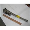 Image 1 : 1 HEAVY DUTY 24" PIPE WRENCH