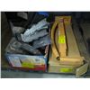 Image 1 : 2 - 16" BRICK PICKERS, BOX OF TROWELS