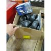 Image 1 : BOX OF CASTORS