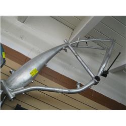 UNIQUE BIKE FRAME WITH GAS TANK