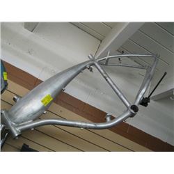 UNIQUE BIKE FRAME WITH GAS TANK