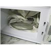 Image 2 : 1 DANBY MICROWAVE