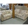Image 1 : 1 FLORAL COUCH & LOVESEAT