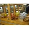 Image 1 : 1 SHELF OF DECORATIVE GLASSWARE