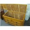 Image 2 : CEDAR LINED TRUNK