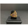 Image 2 : L.A LAKERS 2002 NBA WORLD CHAMPIONSHIP REPLICA RING "BRYANT"