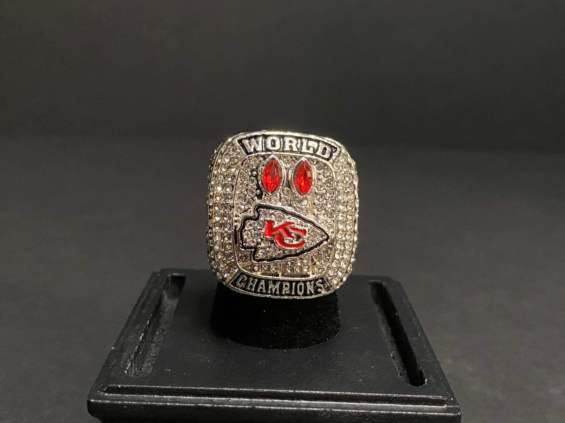 KANSAS CITY CHIEFS 2019 NFL SUPERBOWL CHAMPIONSHIP REPLICA RING