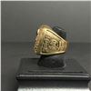 Image 3 : NEW YORK YANKEES 2003 MLB WORLD SERIES CHAMPIONSHIP REPLICA RING "JETER"