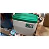 Image 2 : COOLER AND THERMOS BAG