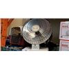 Image 2 : PETMATE KENNEL CAB, PRESTO HEAT DISH AND UMBRELLA