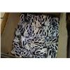 Image 1 : BOX OF KIDS SHOES SIZE 6-7