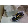 Image 2 : BOX OF KIDS SHOES SIZE 6-8