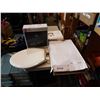 Image 1 : 2 LIGHT FIXTURES AND 2 TOILET SEATS