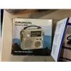 Image 3 : ULTRASONIC CLEANER AND GRUNDIG EMERGENCY RADIO