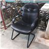 Image 1 : LEATHER CHAIR