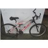 Image 1 : BLACK AND WHITE NO NAME BIKE