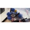 Image 8 : 1 1/2 MINI HOCKEY NETS WITH NEW TARGETS STICKS AND BALLS