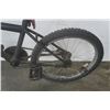 Image 2 : BLACK BMX BIKE