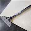 Image 2 : EXTENDABLE FLOOR SCRAPER