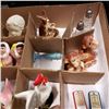 Image 4 : TRAY OF COLLECTIBLE SALT AND PEPPER SHAKER FIGURES