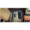 Image 1 : OLIVETTI LETTERA 22 TYPEWRITER