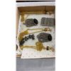 Image 2 : TRAY OF LARGE NECKLACES, JEWELRY