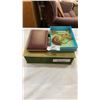 Image 1 : JEWELRY BOX WITH CONTENTS, WITH 2 NECKLACE AND EARRINGS