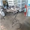 Image 1 : ALL METAL FROG FIGURE BIRD BATH