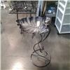 Image 2 : ALL METAL FROG FIGURE BIRD BATH