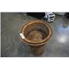 Image 2 : 3 FT TALL WICKER PLANT STAND