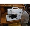 Image 1 : SINGER 7466 SEWING MACHINE