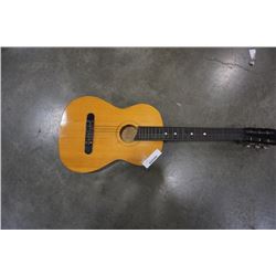 ACOUSTIC GUITAR