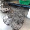 Image 3 : 5 WALL PLANTERS, 2 METAL SHELVES AND METAL BREAD TINS